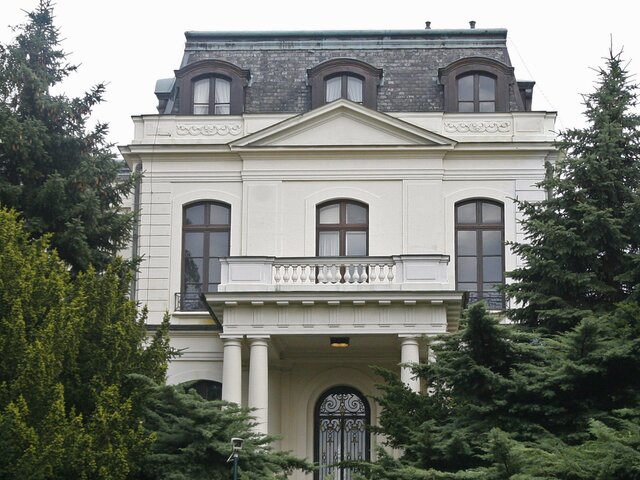 Чехия вышлет 18 сотрудников российского посольства