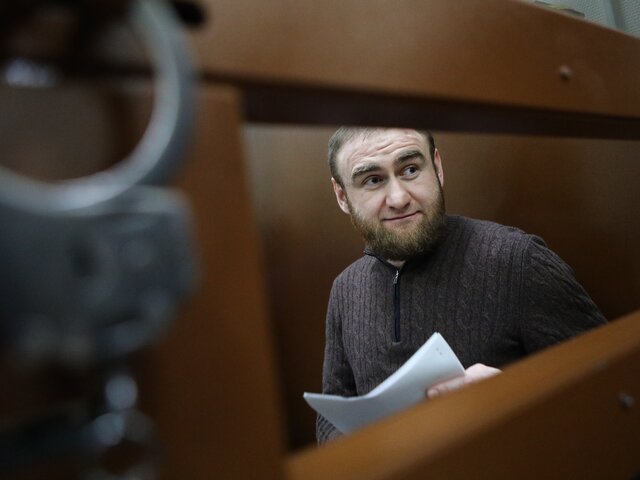 Суд арестовал более 90 автомобилей экс-сенатора Арашукова и его отца
