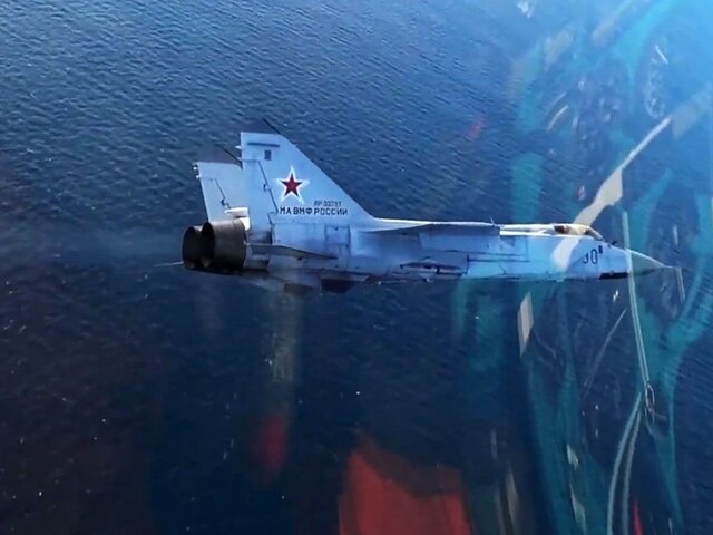 Истребитель МиГ-31 перехватил над Баренцевым морем патрульные самолеты США и Норвегии