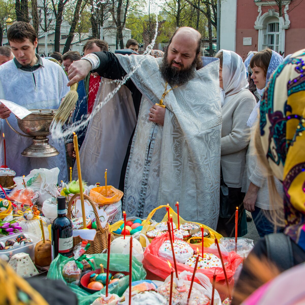 Москвичам рассказали, как будет проходить освящение куличей в храмах –  Москва 24, 29.04.2021