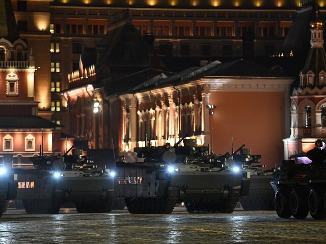 Москва онлайн покажет вечернюю репетицию парада Победы