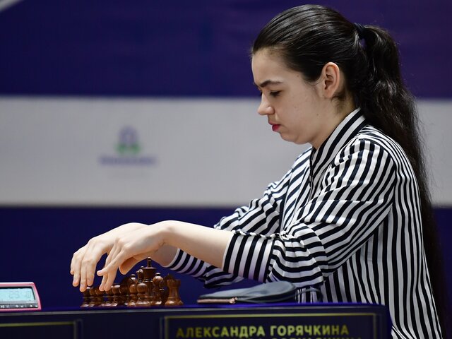 Российские шахматистки обыграли команду Азербайджана на командном ЧМ