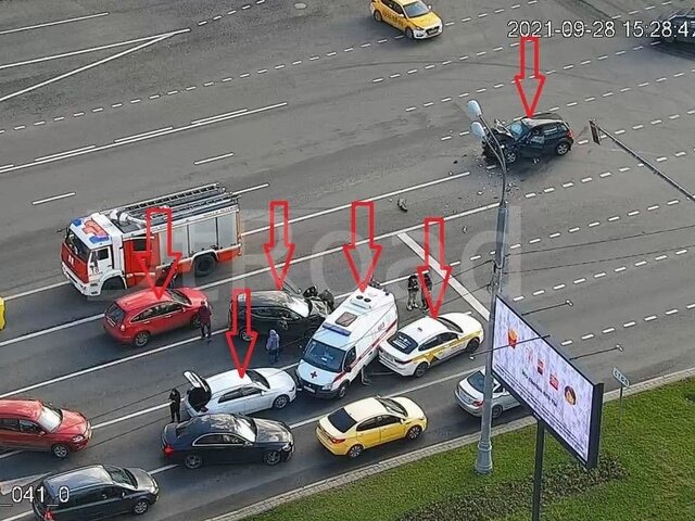 В районе Щелковского шоссе в Москве затруднено движение из-за ДТП