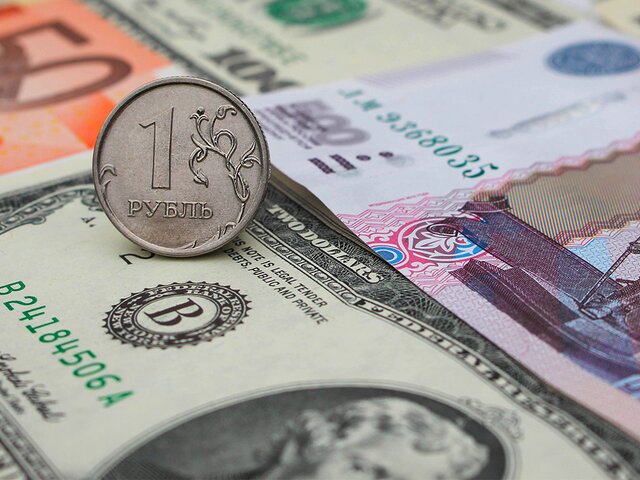 Экономисты рассказали россиянам, куда инвестировать 400 тысяч рублей