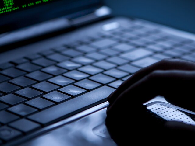 Роскомнадзор предупредил об ответственности за участие в киберпреступлениях