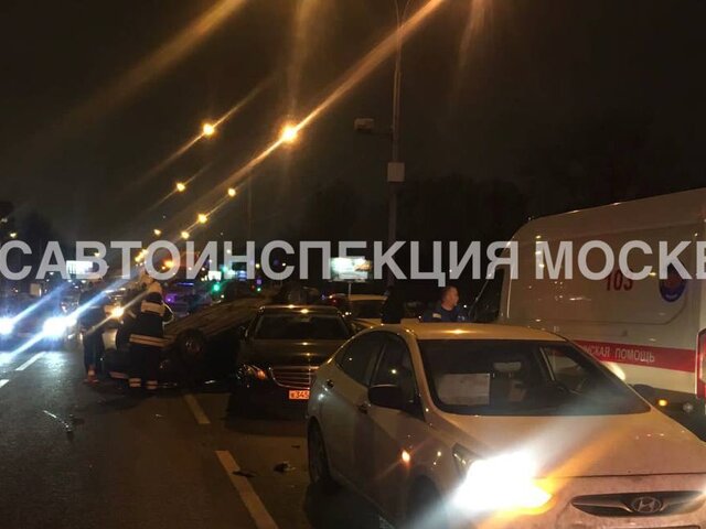 Шесть машин столкнулись на Волгоградском проспекте