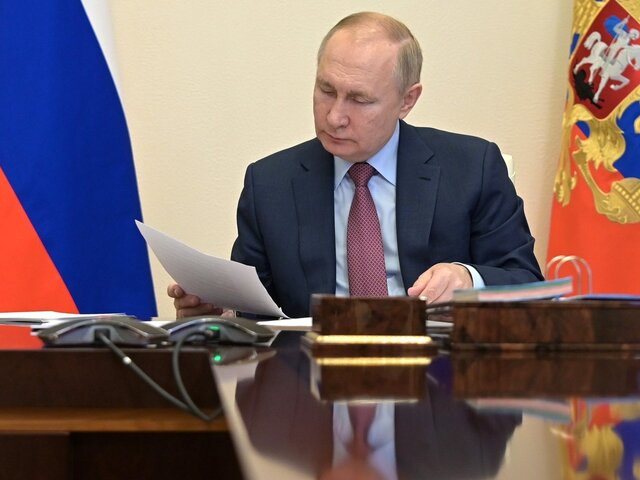 Песков не исключил возможности встречи Путина с Зеленским