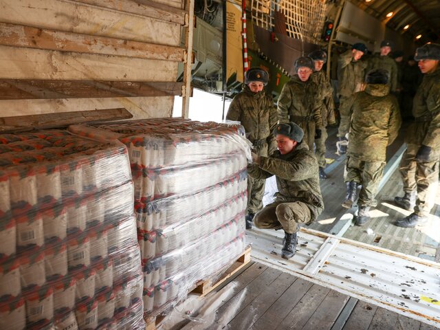 Российские военные доставили жителям Харьковской области около 100 тонн гумпомощи