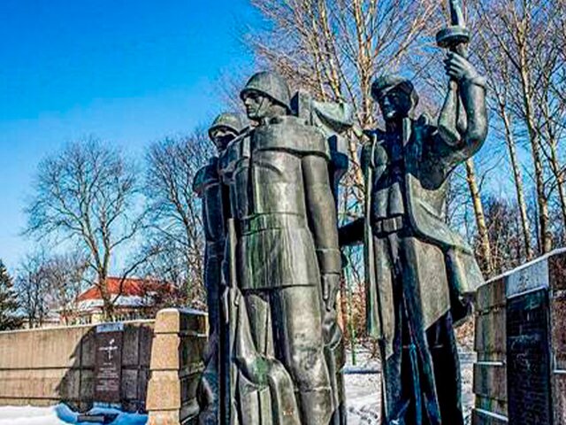 Бастрыкин поручил расследовать факт осквернения памятника советским воинам в Литве