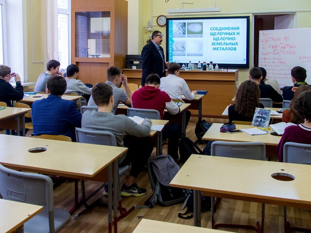 Школы Москвы могут сами определять график занятий с учетом эпидситуации – власти