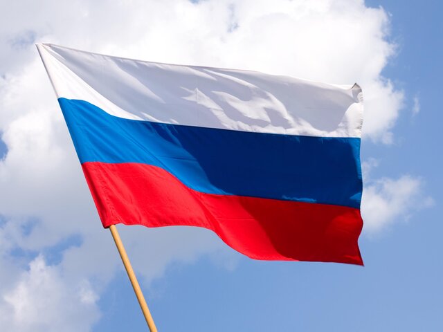 В Кремле оценили идею Мединского воспевать флаг в школах