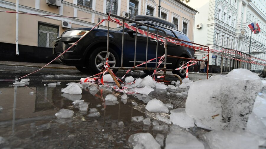 1 декабря москва. Москва тает снег. Москва 1 декабря. Мало снега. Москва 1 декабря 2021г засыпало снегом.