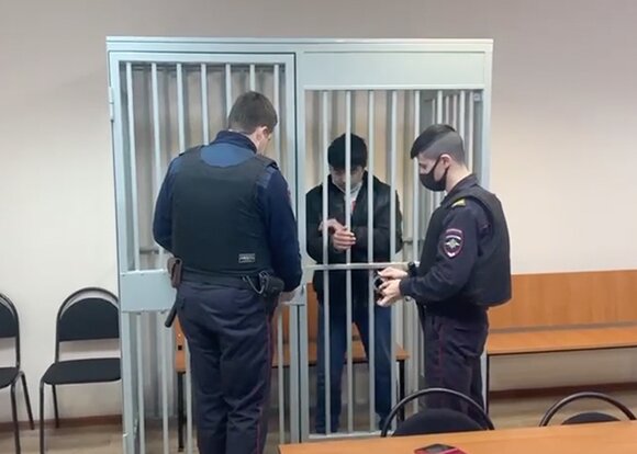 Хадеев шадрин и чубуков обсуждая план разбойного нападения на квартиру