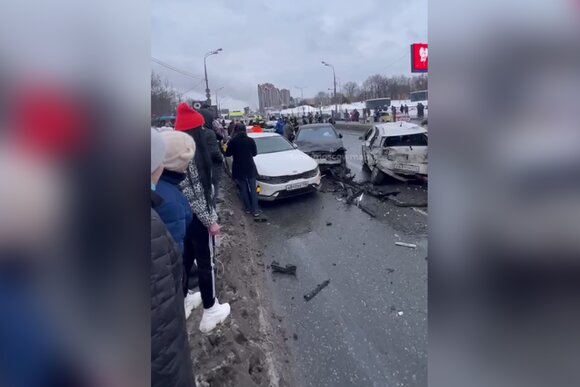 Причиной более 85 дтп является. ДТП на Кунцевской 8.02.2022. Авария в Москве вчера вечером на Рублевском шоссе.