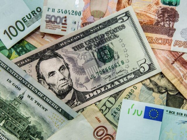 Курсы евро и доллара обновили исторический максимум