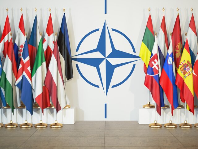 Генсек НАТО заявил, что альянс не нарушал обещание не расширяться на восток