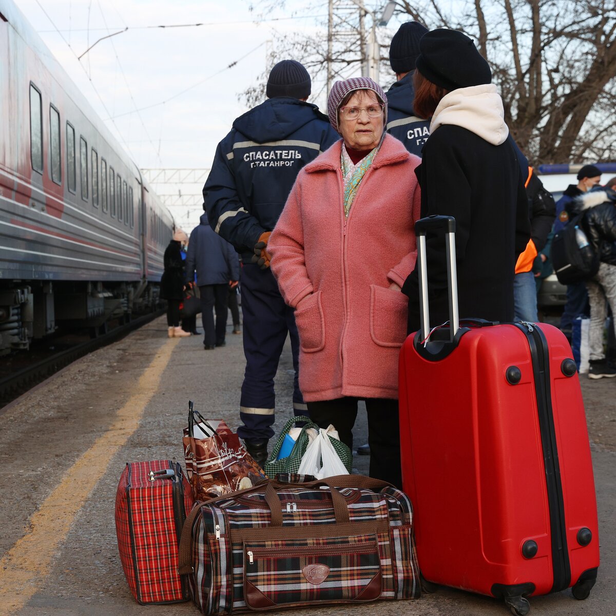 Горячую линию для оказания правовой помощи беженцам из ДНР и ЛНР открыли в  РФ – Москва 24, 24.02.2022