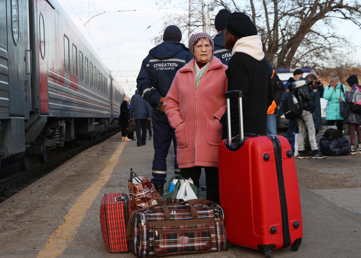 Горячую линию для оказания правовой помощи беженцам из ДНР и ЛНР открыли в  РФ – Москва 24, 24.02.2022