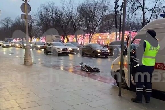 Голый мужчина выпал из окна 18 этажа в центре Краснодара