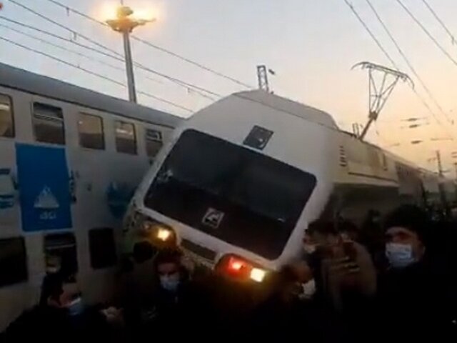 Два поезда столкнулись в метрополитене Тегерана