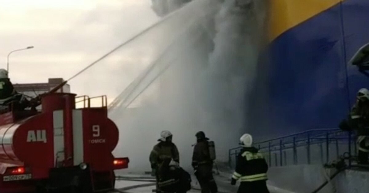 Пожар на двинской улице. Пожар пиротехники в ленте. ЧС С пожарами и взрывами. Пожарный поезд.