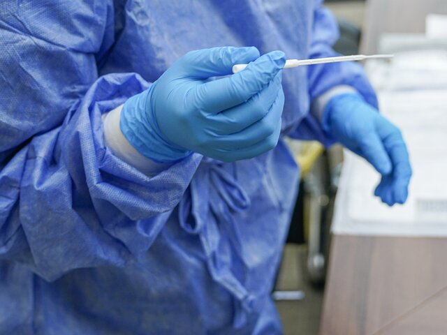 В России госпитализировали 6 211 человек с коронавирусом за сутки
