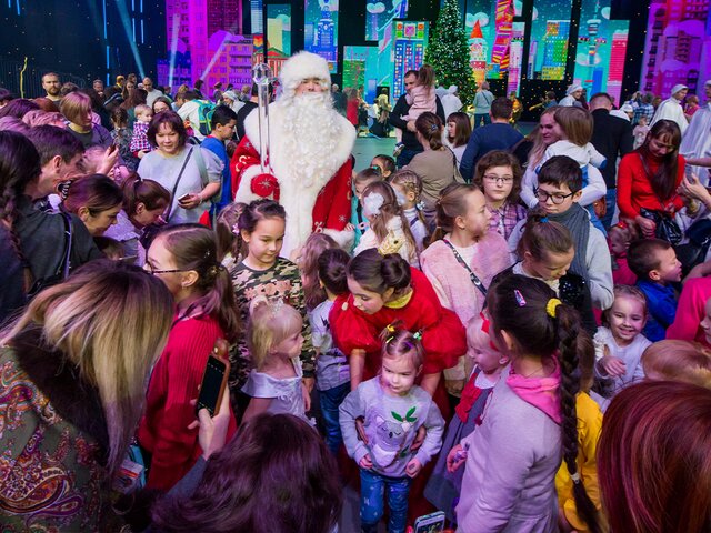 Роспотребнадзор рекомендовал не проводить детские новогодние мероприятия в ТЦ