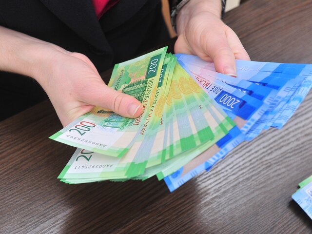 Откладывать деньги с зарплаты не удается 40% москвичей – исследование