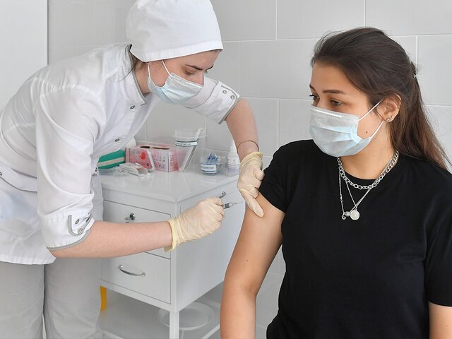 Попова заявила о необходимости вакцинировать от гриппа всех, кто перенес COVID-19