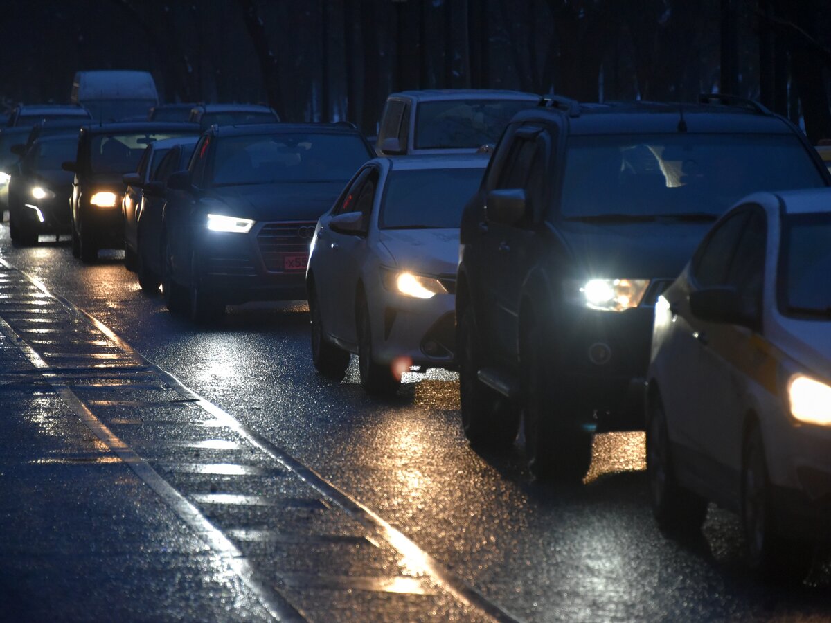 Автоэксперт перечислил правила вождения в темное время суток – Москва 24,  08.11.2021