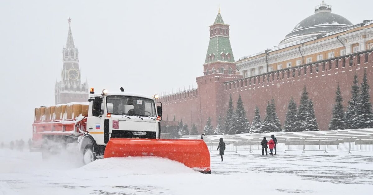 Каким будет предстоящая зима. Москва зима 2021. Снежный центр Москвы зимой. Фотографии снега в Москве 11 ноября. Снег Москва зима 2021 ноябрь жители.