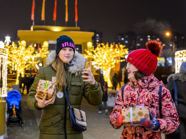 Россияне рассказали, сколько готовы потратить на новогодние подарки детям