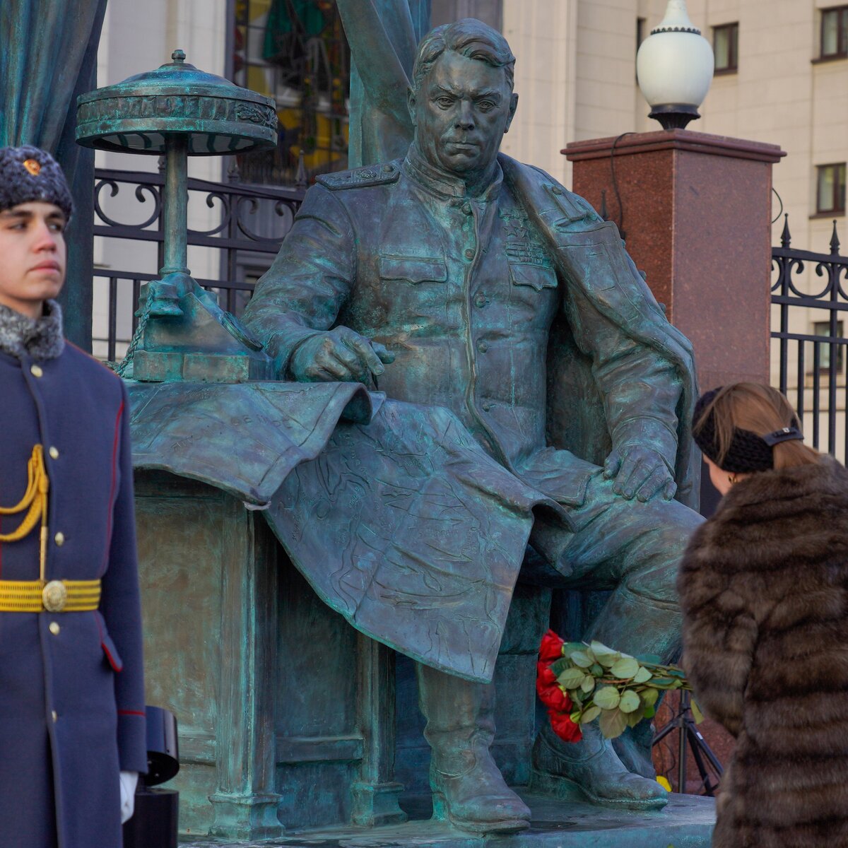 Памятник маршалу Василевскому открыли у здания Минобороны РФ в Москве –  Москва 24, 04.12.2021