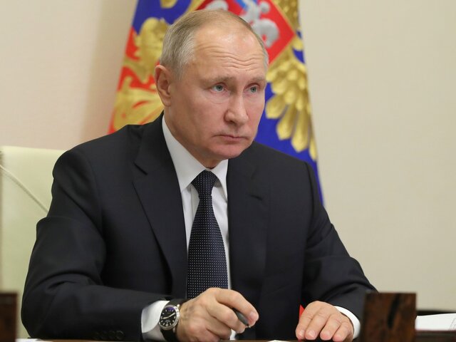 Путин распорядился выплатить по 50 тыс руб участникам обороны Севастополя