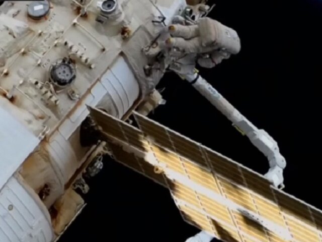 Космонавты РФ завершили второй за время экспедиции выход в открытый космос