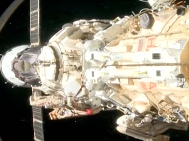 Российские космонавты вышли в открытый космос для активации манипулятора ERA