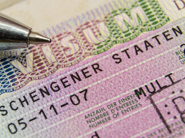 ЕК предложила выдавать шенгенские визы через онлайн-платформу