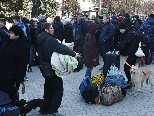 Кабмин выделит регионам 439 млн руб за размещение эвакуированных жителей Донбасса