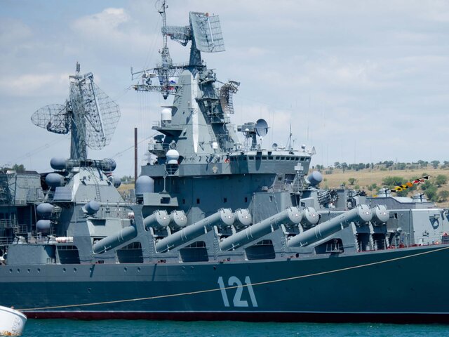 Минобороны РФ сообщило о локализации очага возгорания на крейсере 
