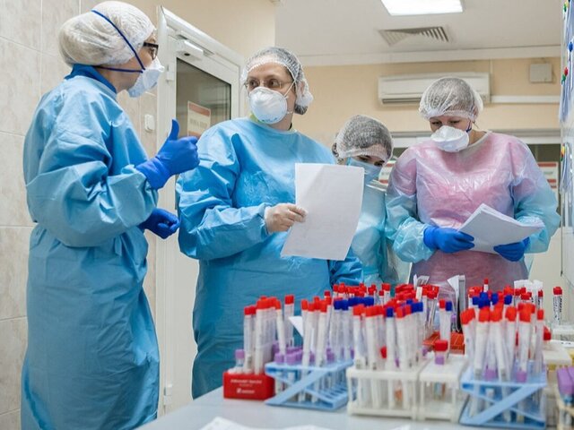 В России за сутки госпитализировали 1 454 пациентов с коронавирусом