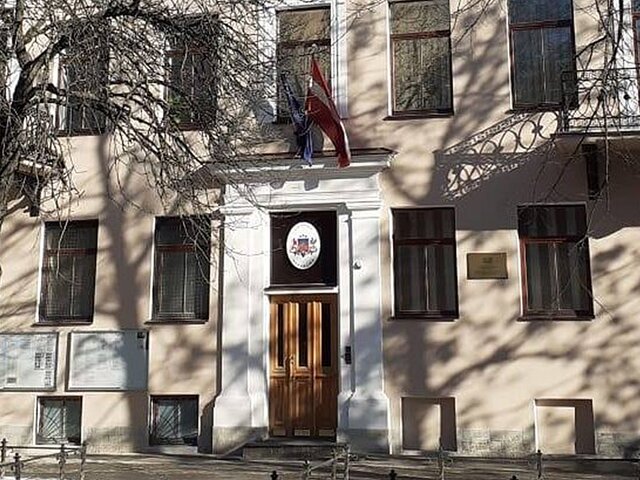 Россия закрывает консульства Латвии, Литвы и Эстонии в Петербурге и Пскове