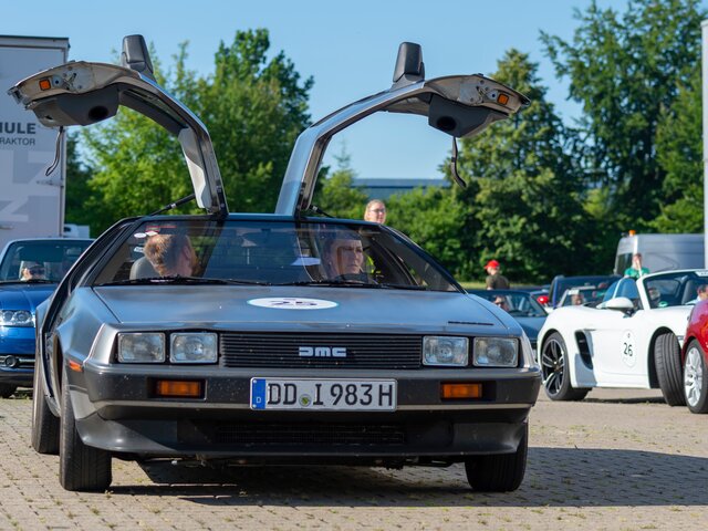 DeLorean Motors возродит автомобиль из фильма 