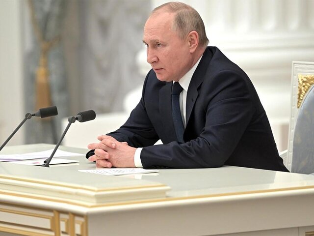 Путин поручил создать рабочую группу для выработки новых механизмов международных расчетов