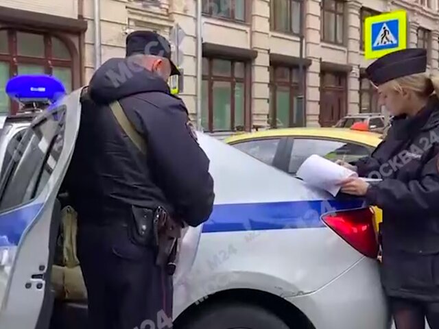 Один человек пострадал, двое оказались в полиции в ходе конфликта в центре Москвы