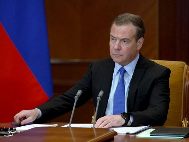 Медведев допустил использование ядерного оружия для защиты РФ
