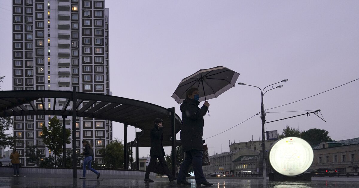 Синоптик москва. Гроза в Москве. Гроза в Москве 2022. Москва в сентябре. Туман в Москве сейчас.