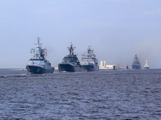 Корабли Черноморского флота отбивают атаку БПЛА в акватории Севастопольской бухты – власти