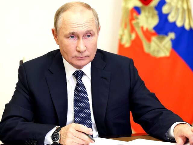 Путин призвал чиновников не прятаться за стандартными бюрократическими процедурами