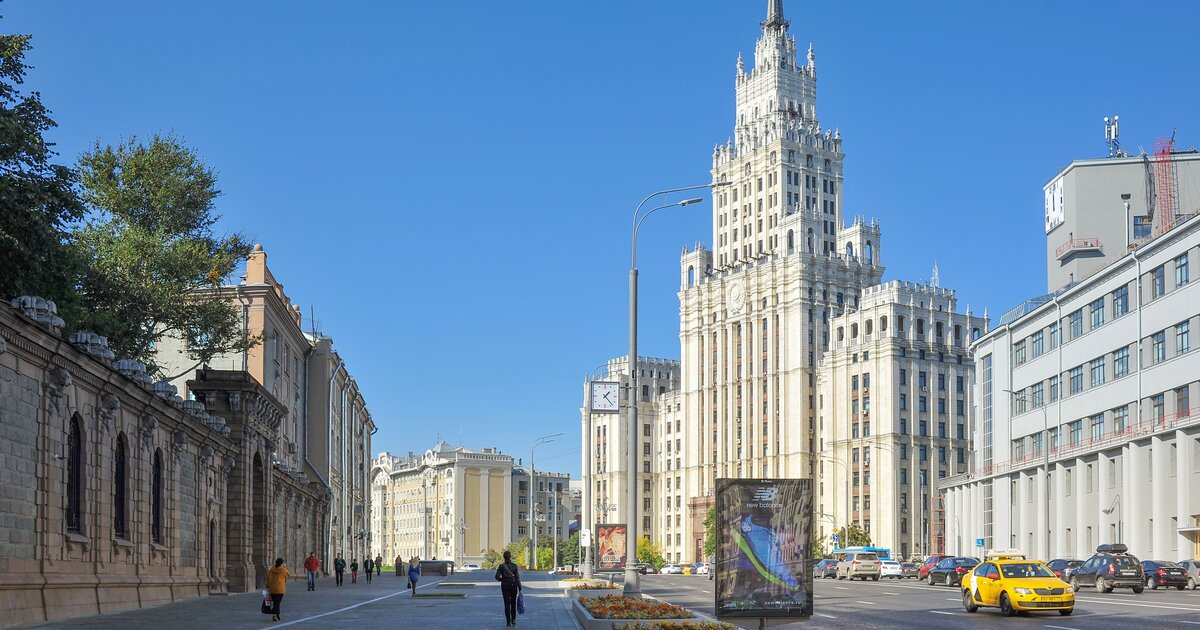 Спасская улица. Новая сталинская высотка в Москве. Москва сталинская высотка Фридриха Энгельса. 7 Сестер Москва высотки. Новые высотки Москвы.