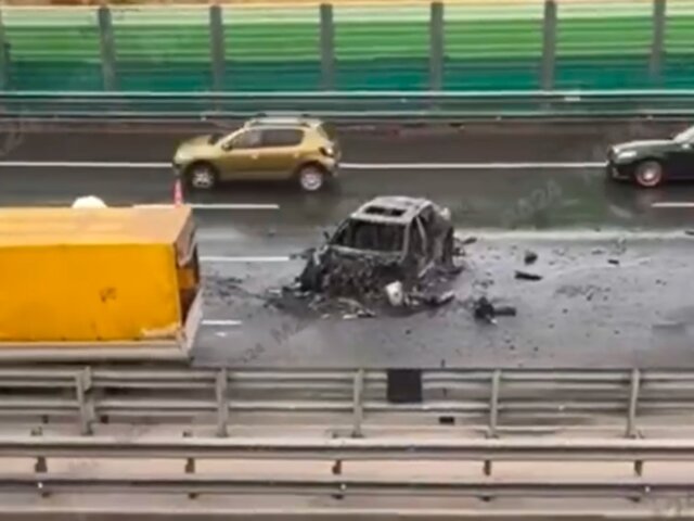 Автомобиль Porsche загорелся в результате ДТП в Одинцове
